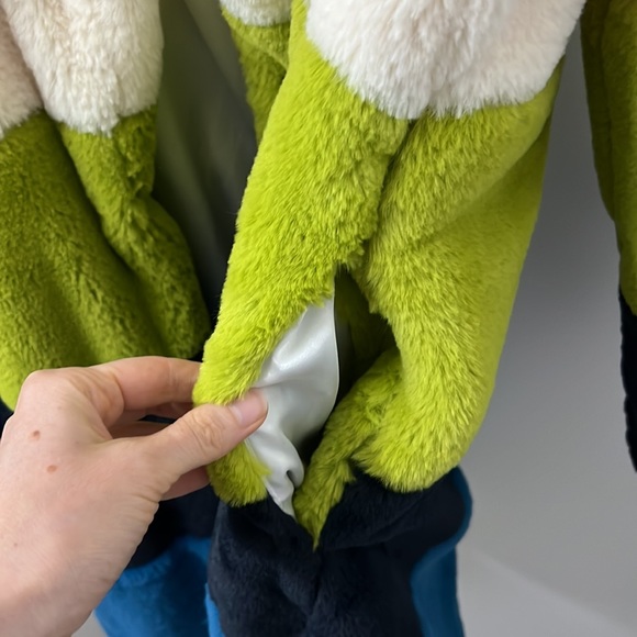 Coat - Picture 6 of 6